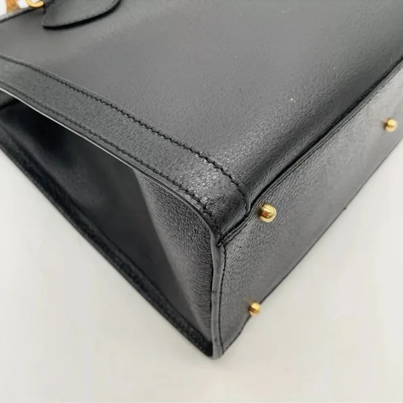 Vintage Gucci Bamboo Black Leather HandBag “Diana bag” inside is clean - Picture 10 of 17